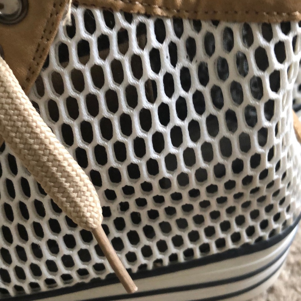 Shoes - Picture 3 of 8